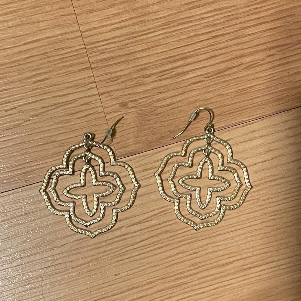 Earrings Bundle - Picture 2 of 3